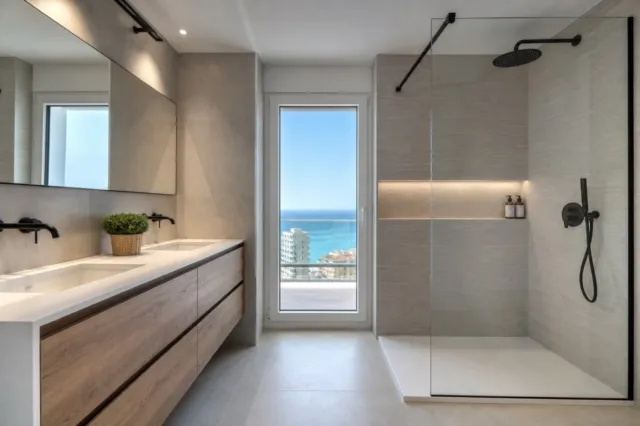 Beachside penthouse with sea views in Javea — photo 5